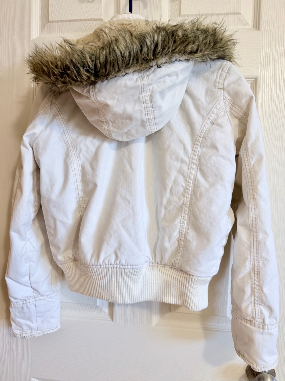 Aeropostale White Hooded Jacket with Lining, Hood is removable with zipper - Picture 3 of 5